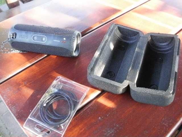 JBL Flip 5 ( oryginal ) czarny,, głośnik przenośny" -jak nowy.