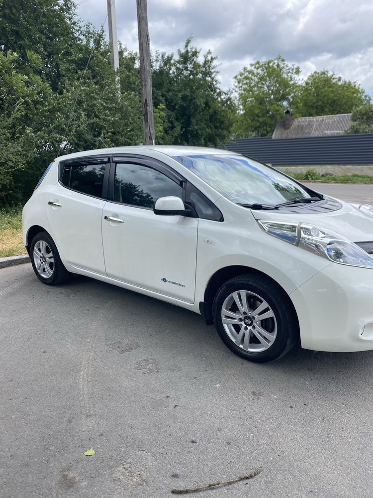 Nissan Leaf 2013 рестайлінг