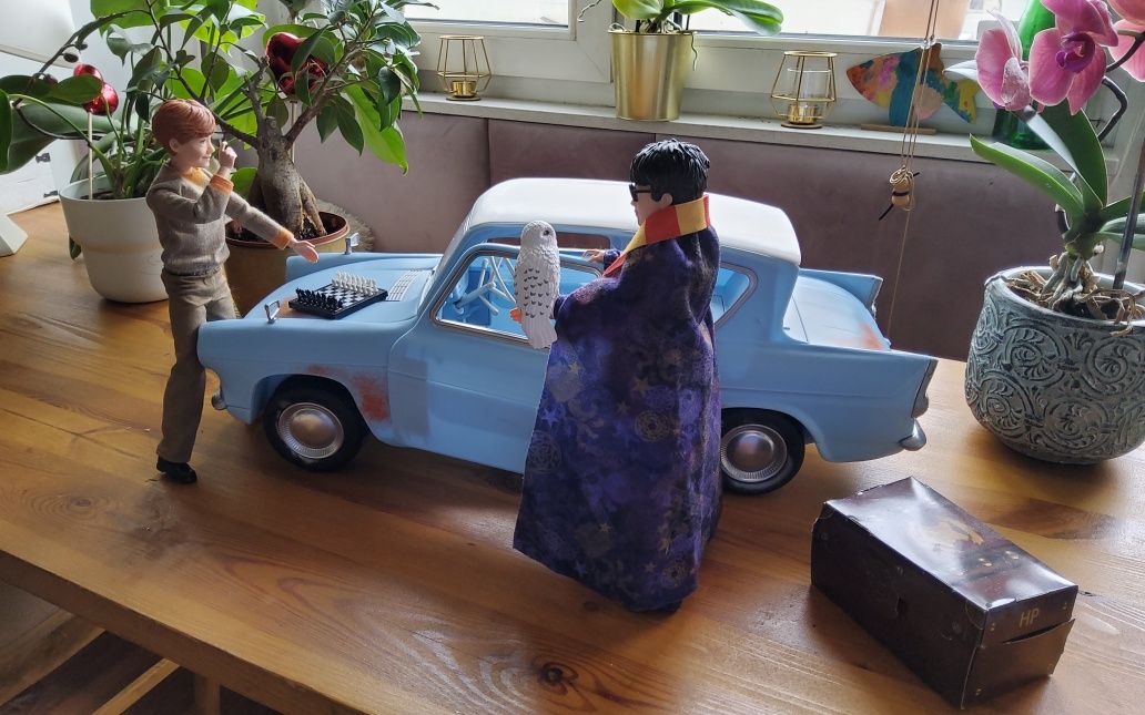 Lalka mattel harry potter auto figurka ford Anglia pojazd barbie