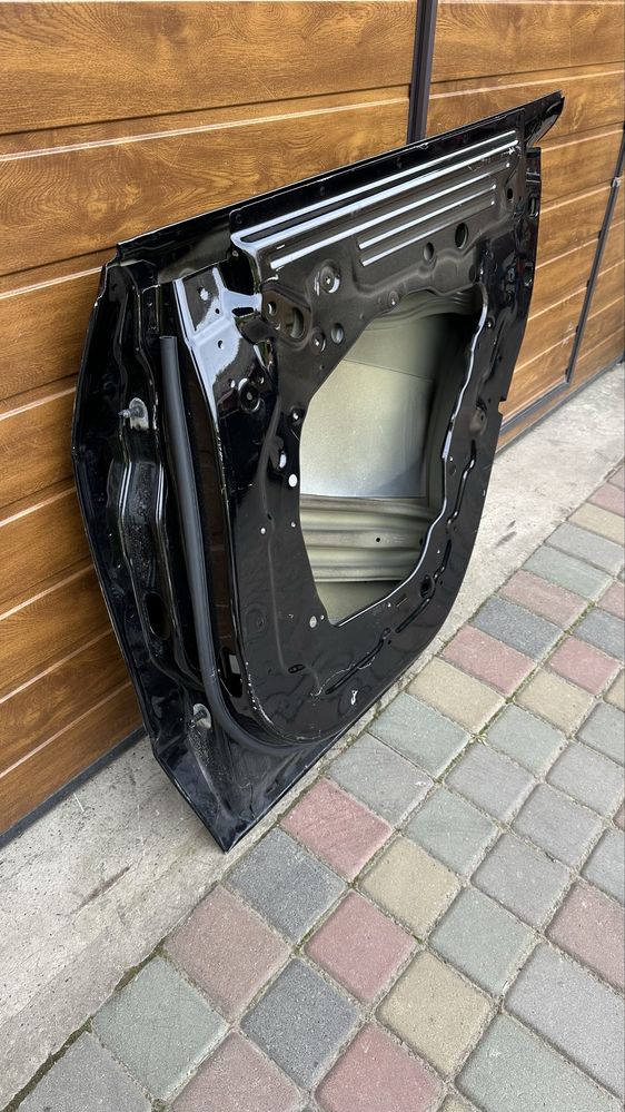 Двері задні праві tesla model y ev091201