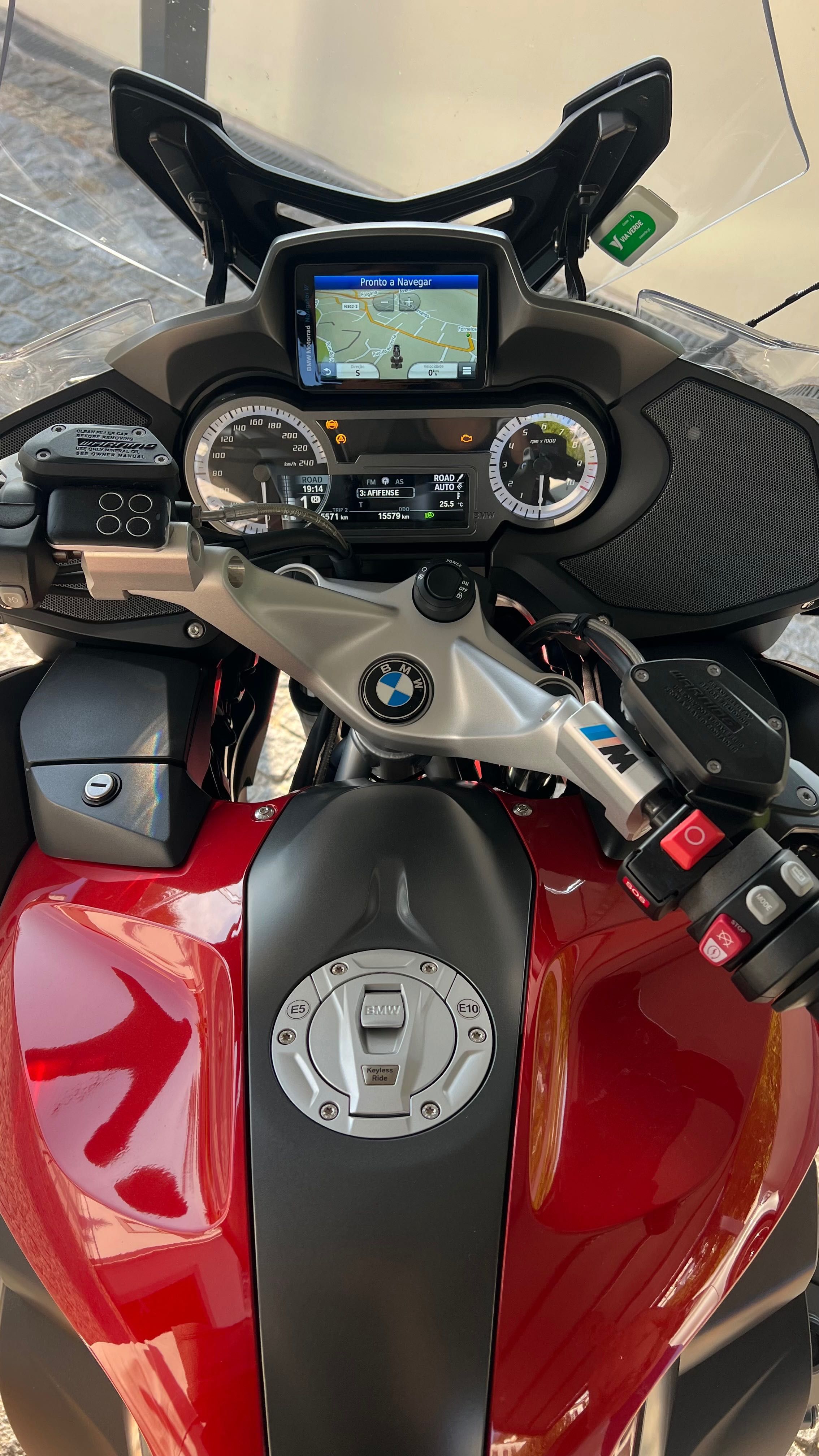 BMW R 1250 RT — Potência Touring com Luxo e Tecnologia!
