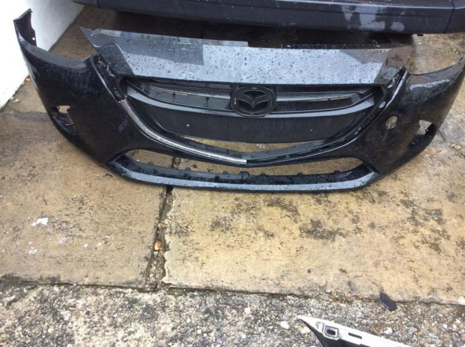 Parachoque Mazda 2