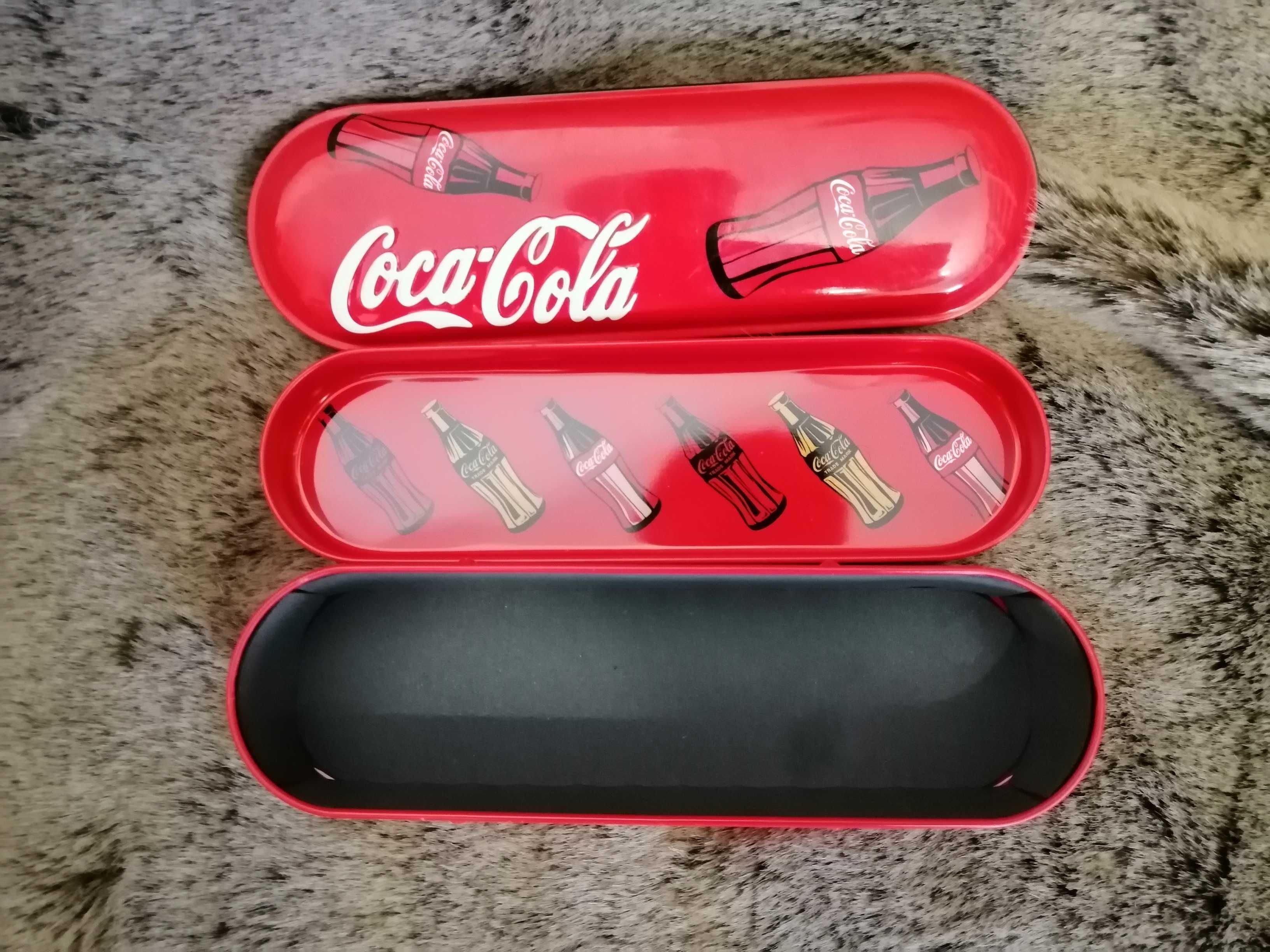 Caixa metálica da Coca Cola