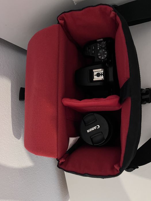 Canon EOS 250D + Objetiva + Mala + - usado em muito bom estado