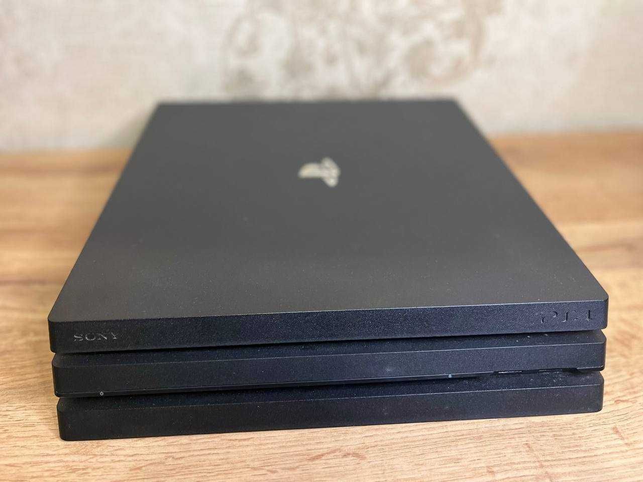 Ігрова приставака playstation 4 1TB + 2 джойстика