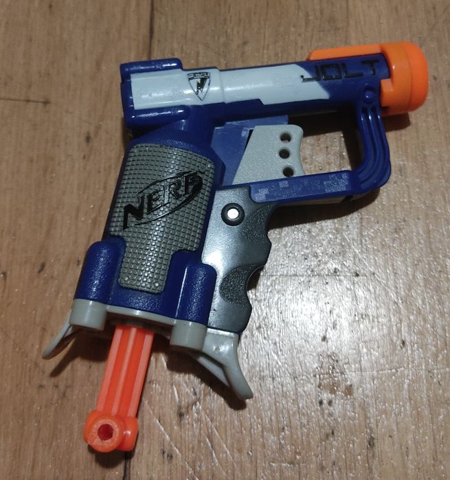 Nerf Rebelle Secrets & Spies com cartucho de 6 dardos+OFERTA