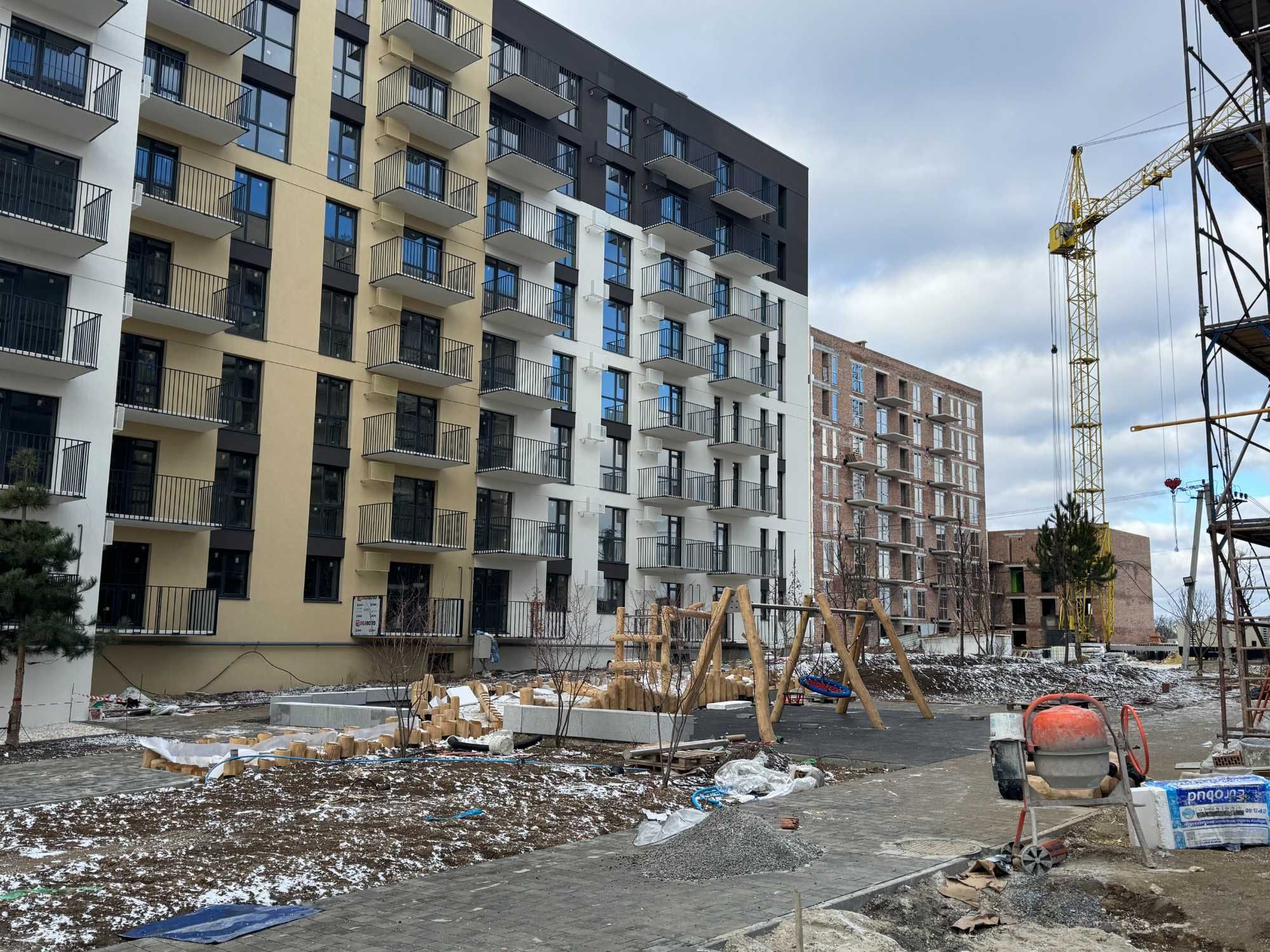 Продаж(Єоселя) 3-кімнатної квартири 82 м2 Пустомити (9км.від Львова)