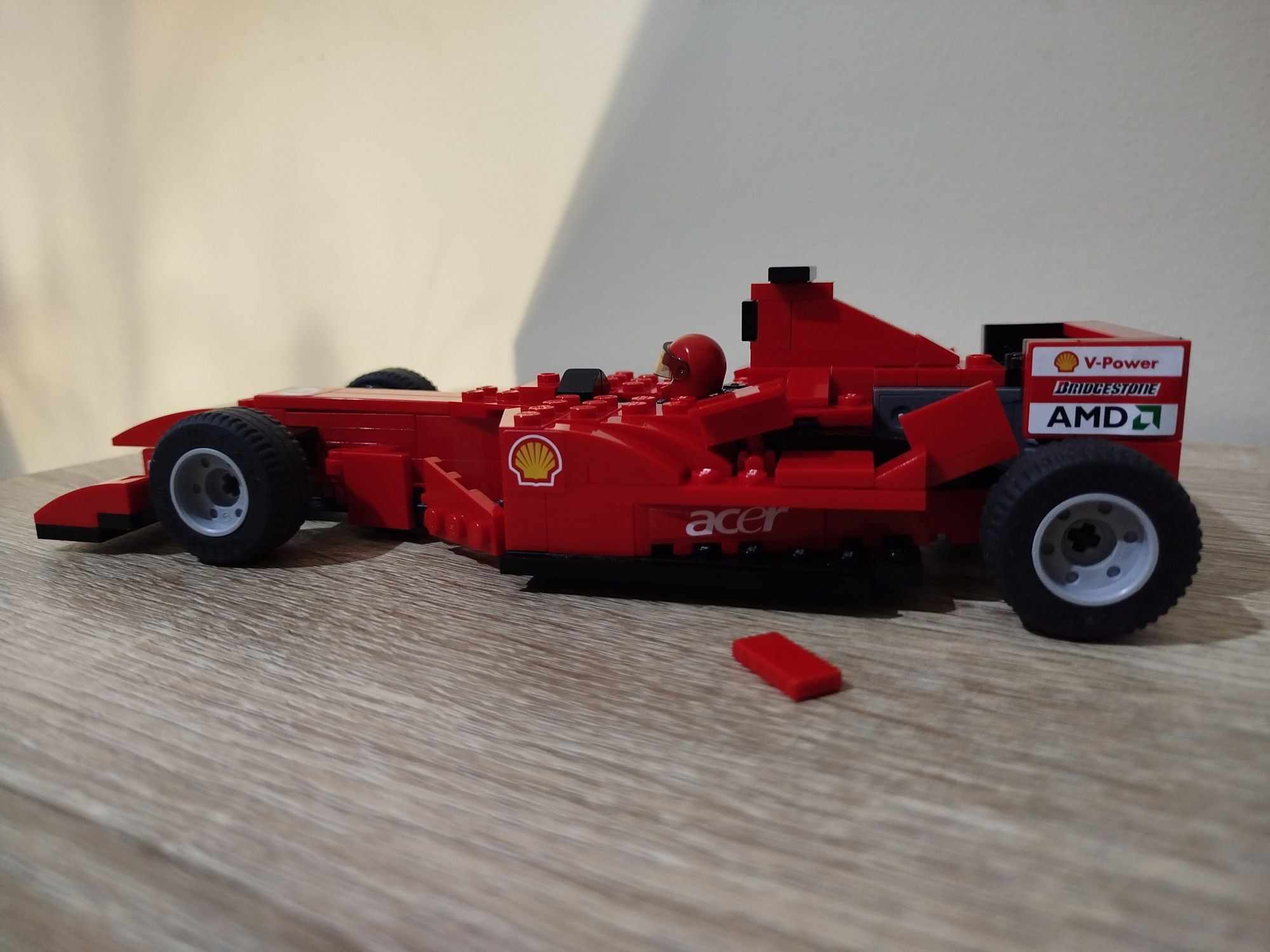 Lego 8142 Ferrari 248 F1 - Vodafone version