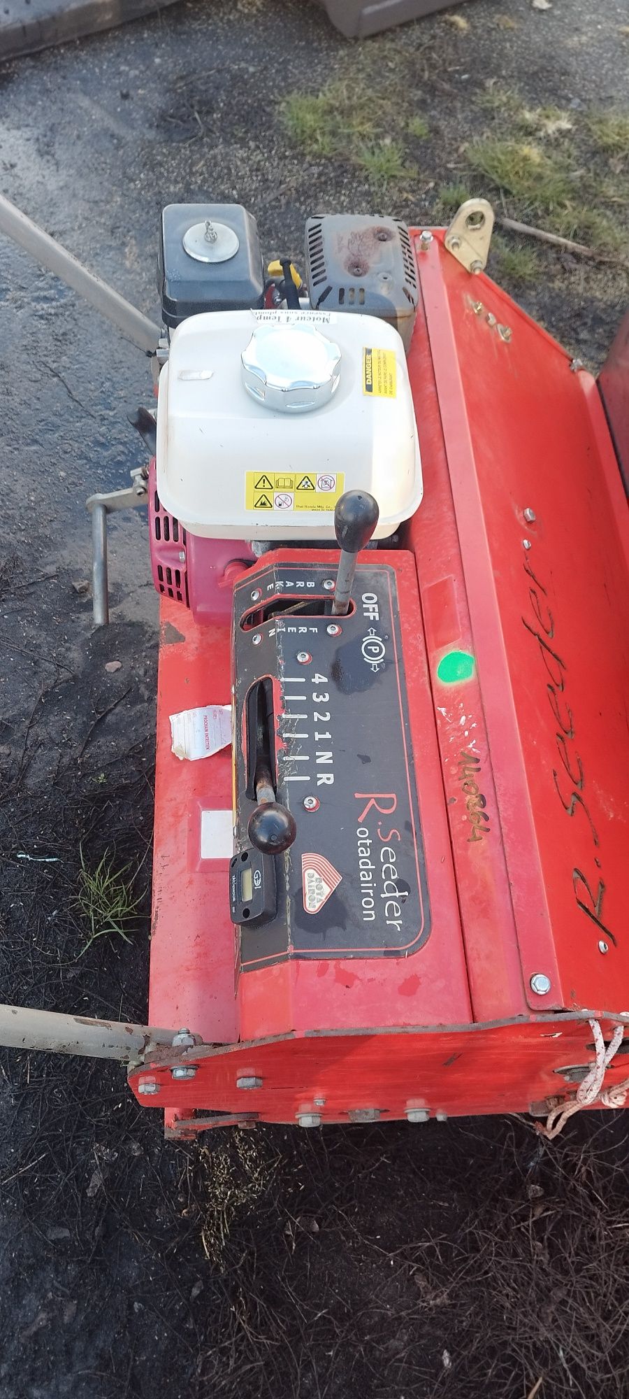 Siewnik do trawy, Siewnik rotadairon SD 700, profesjonalny siewnik
