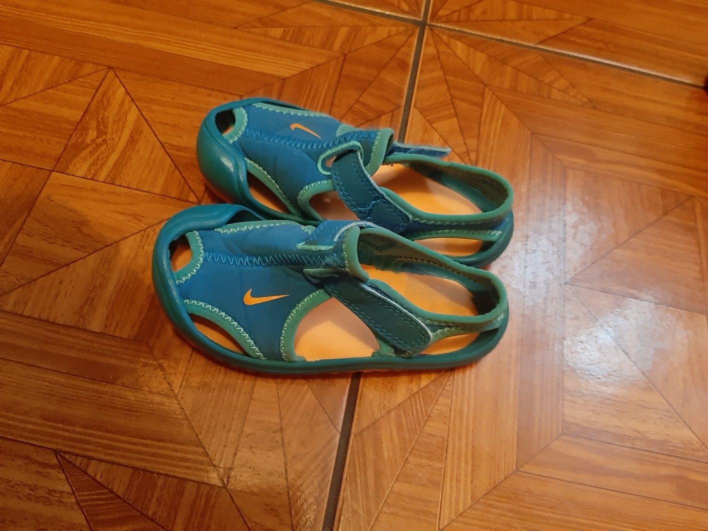 Sandałki NIKE rozm. 22 błękitne pomarańczowe sandały