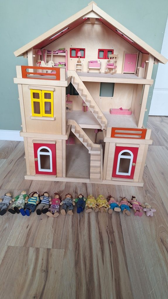Drewniany domek dla lalek, 3 piętrowy