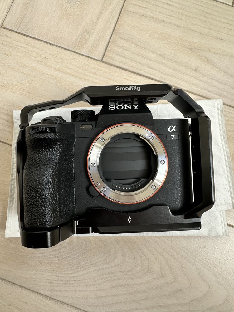 Sony A7iv body extra battery