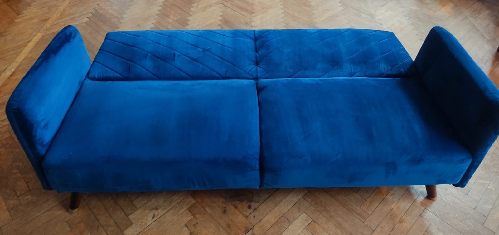 Sofa rozkładana welurowa