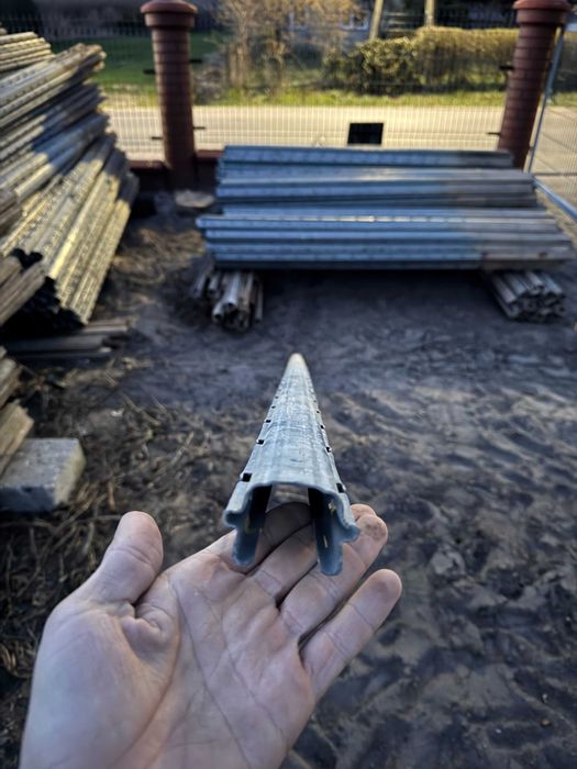 Słupki metalowe i wyposażenie nowe i używane do malin, ogrodu, winnicy