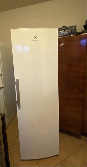 Холодильник Electrolux RRT5MF38W1