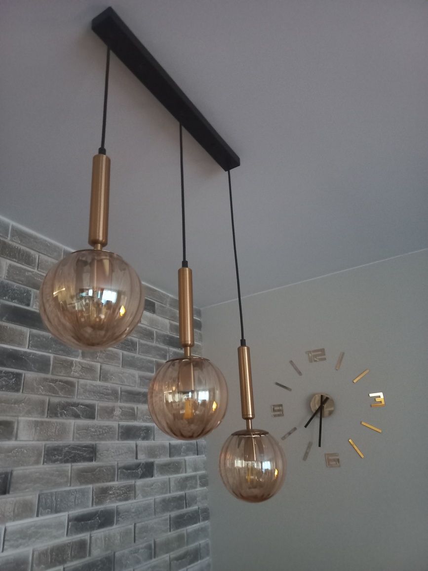 Lampy wiszące wraz z kinkietem