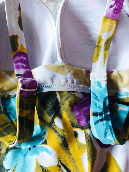 Яскравий суцільний Купальник