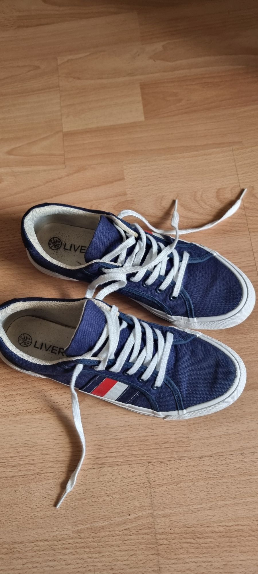 Buty trampki meskie 42 livergy