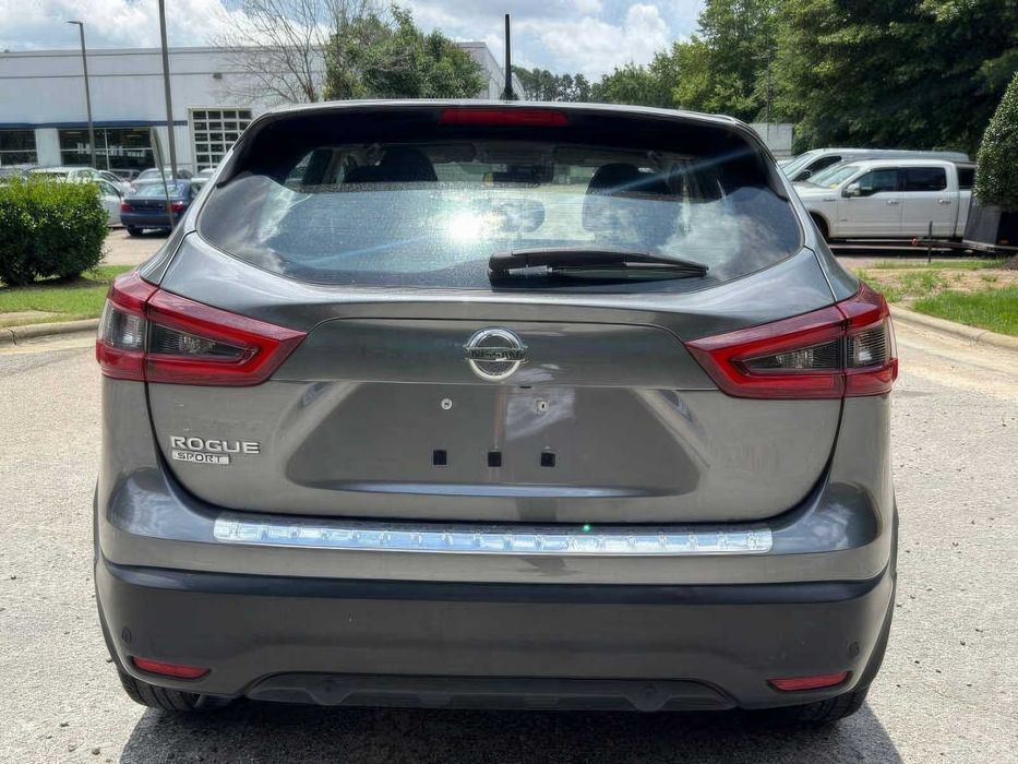 Nissan Rogue Sport      2020