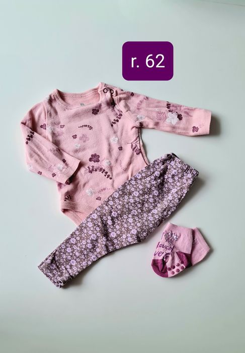 Zestaw r. 62 Body legginsy skarpetki