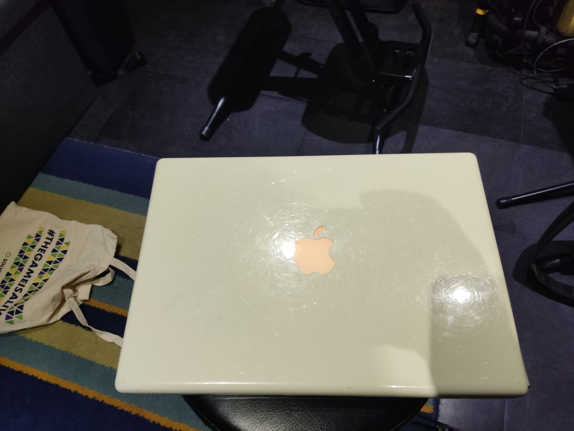 MacBook white Core 2 duo