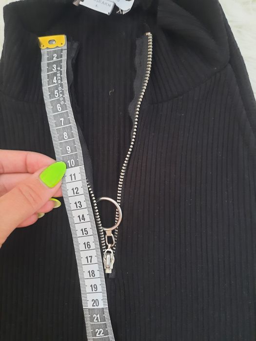 Sprzedam koszulkę czarną