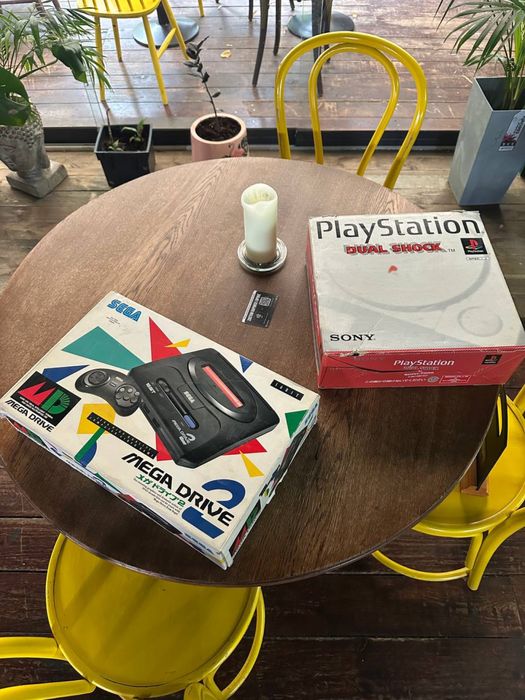 SEGA Mega Drive 2  Sony PlayStation