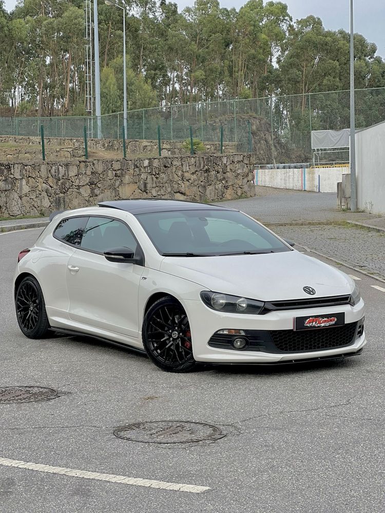 VOLKSWAGEN SCIROCCO 2.0TDI R-Line 140CV