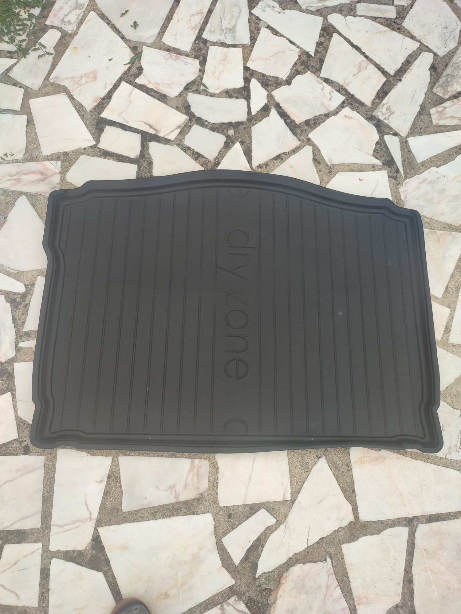 Vendo 5 tapetes de borracha incluindo o da mala para  Peugeot  207 sw