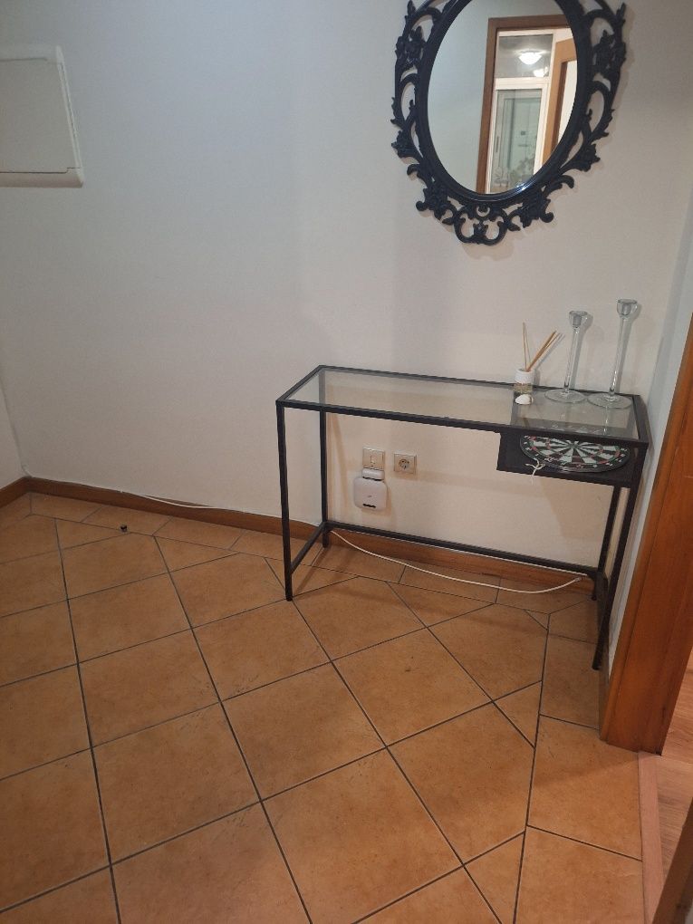 Quarto privado, com mobiliário