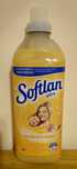 Płyn do płukania tkanin Softlan.