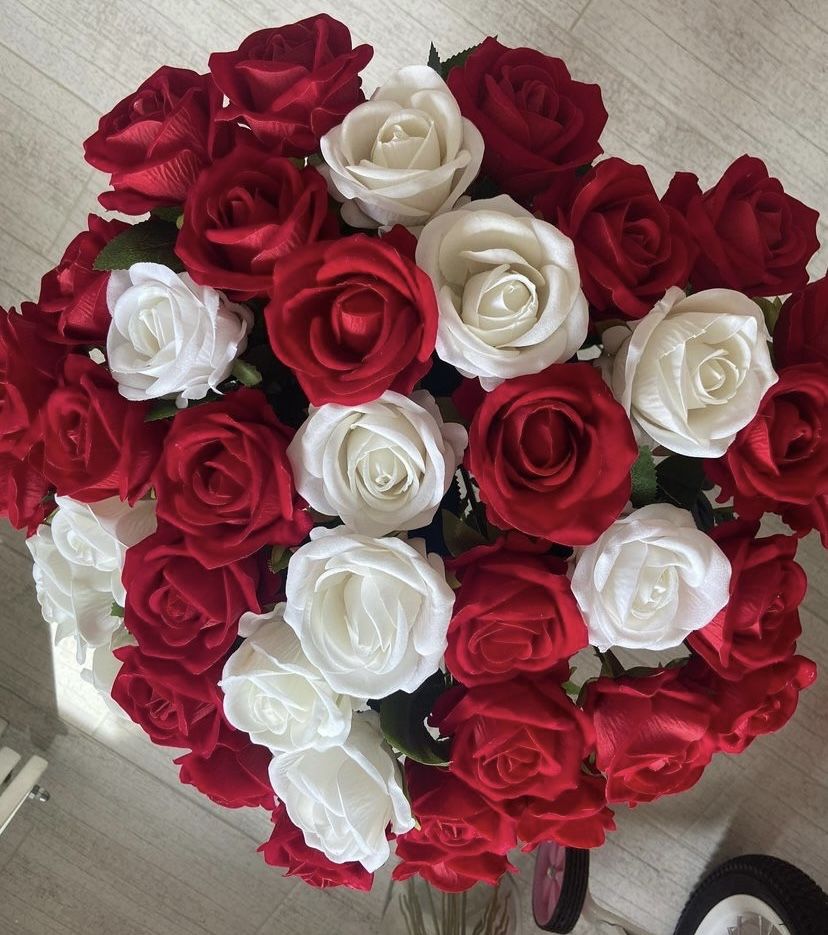 Троянди високі латексні красиві і якісні