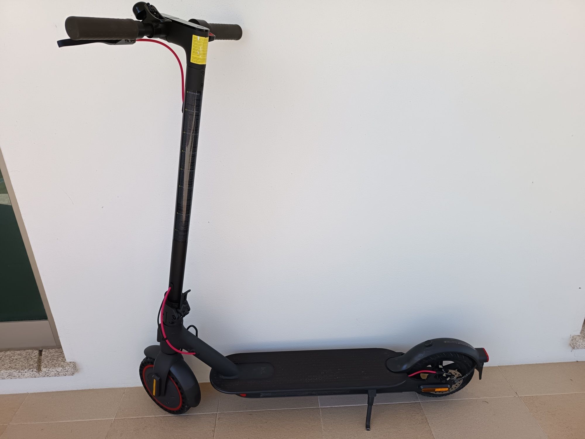 Trotinete "Mi Electric Scooter Pro 2"