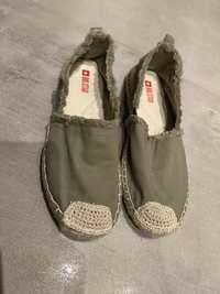 Buty damskie, espadryle.