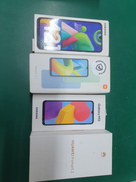 Pudełka z telefonów komórkowych