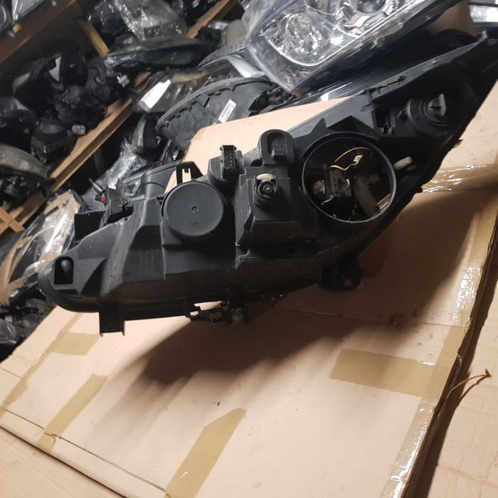 lampa przód Peugeot 307 lift