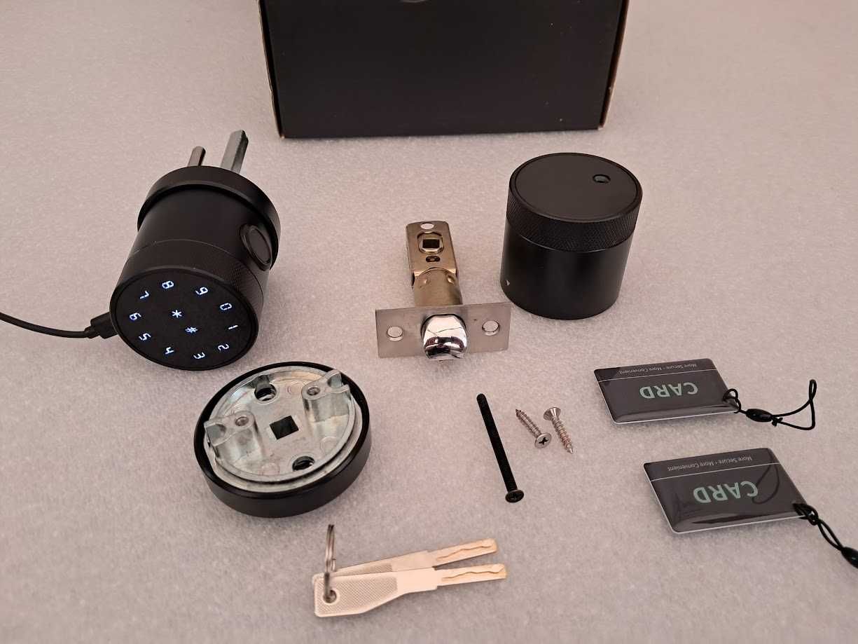 Inteligientny zamek BIOMETRYCZNY 5 W 1 odcisk, kluczyk ,smartfon