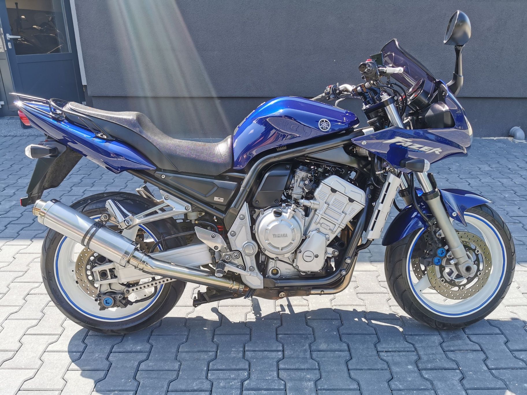 Yamaha Fazer 1000 Raty, Transport