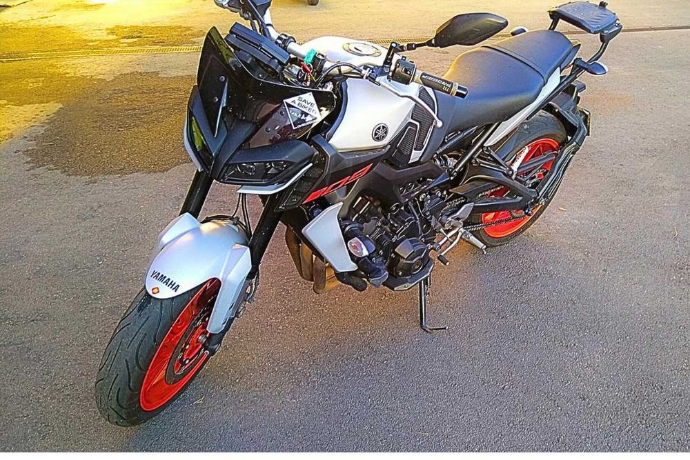 Yamaha MT-09 (2019) - 29.000 km - Linha completa SC Project + extras