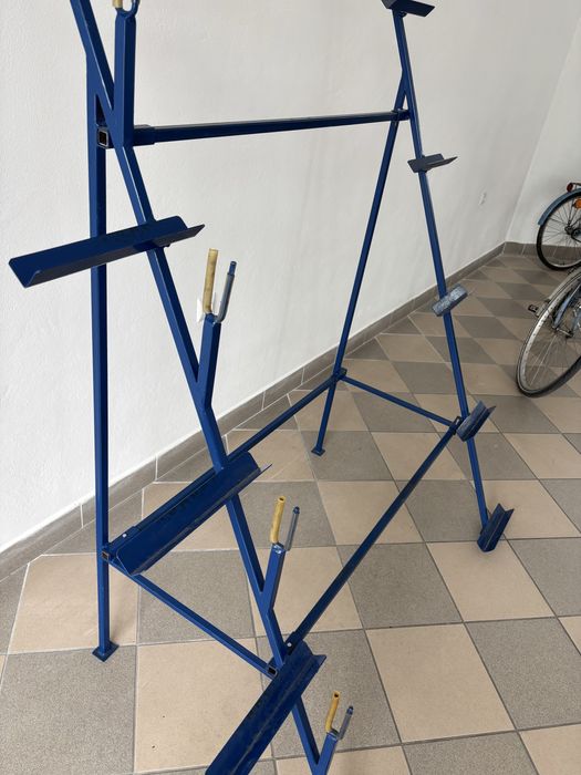 stojak pionowy na pięć rowerów