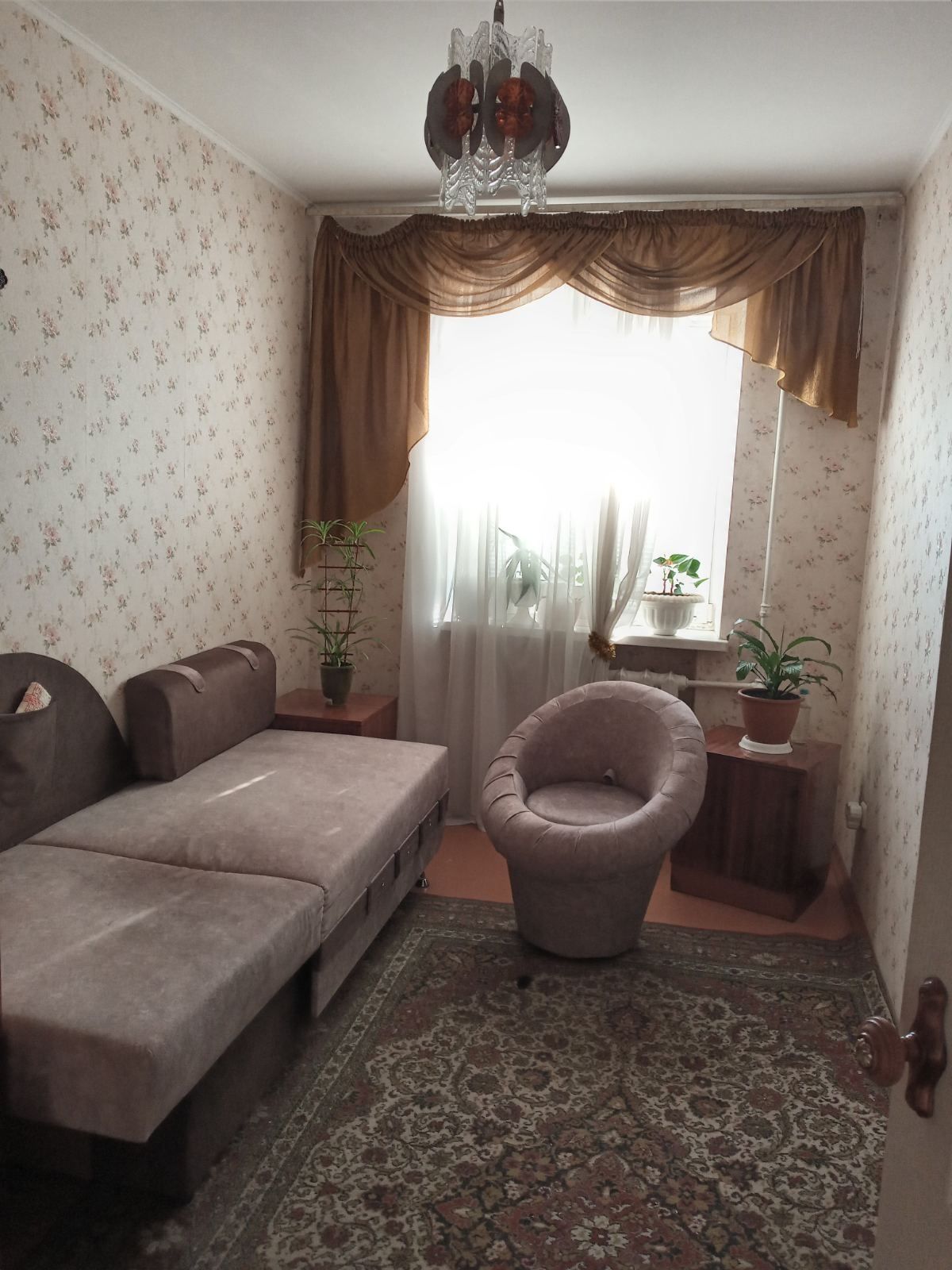 ПРОДАМ 3 комн на Соборной возле музея