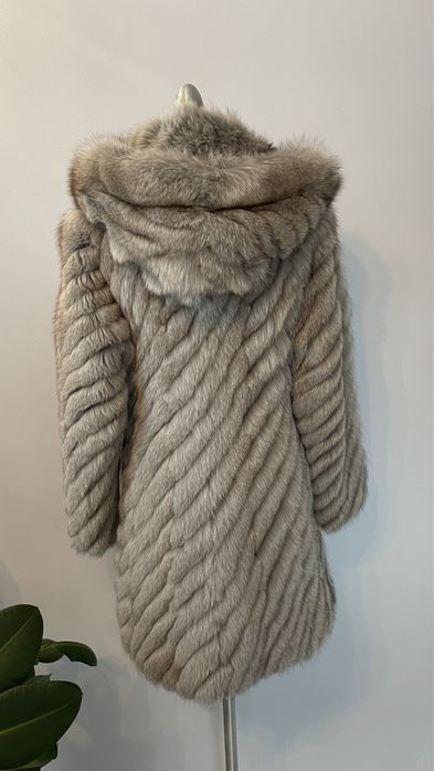Futro z kapturem Lis srebrny rozmiar S stan idealny