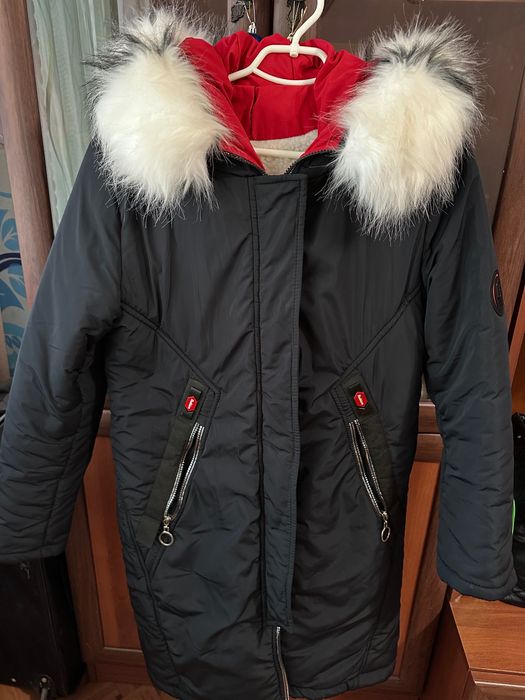 Зимовий теплий  пуховик розмір 48