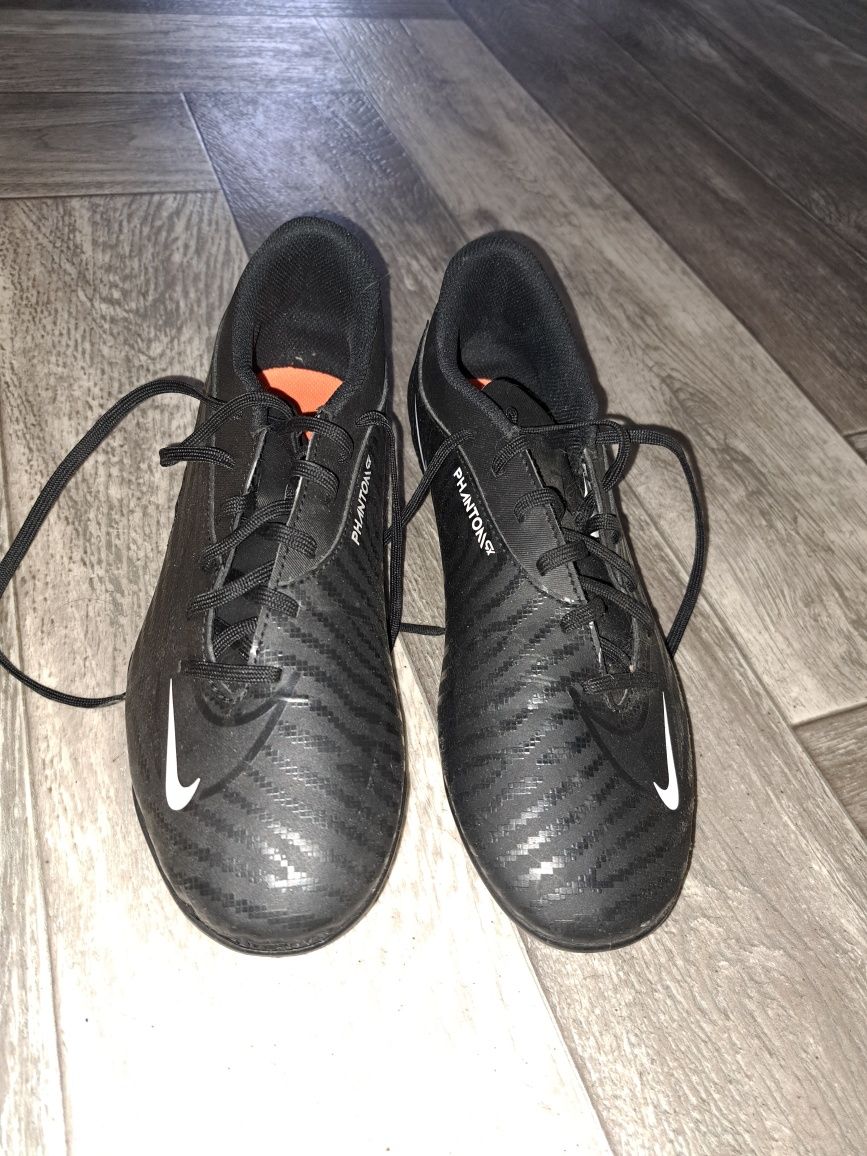 Буци Nike 43 копочки сороконожки кроссовки