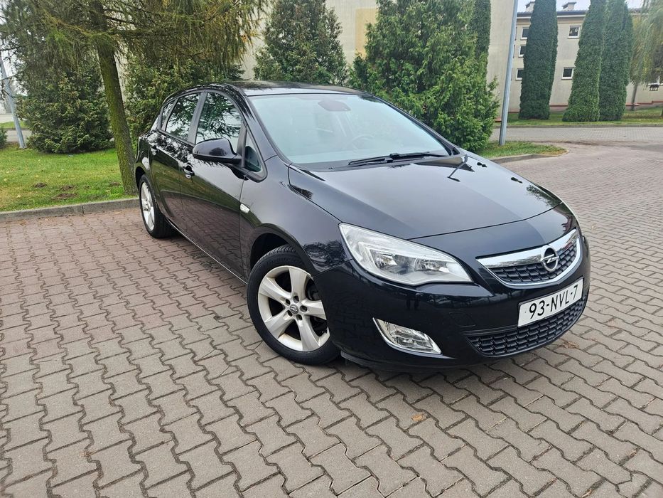 Opel Astra Super Stan Techniczny i Wizualny 100 % Oryginal !!! 2011r Benzyna 1.4