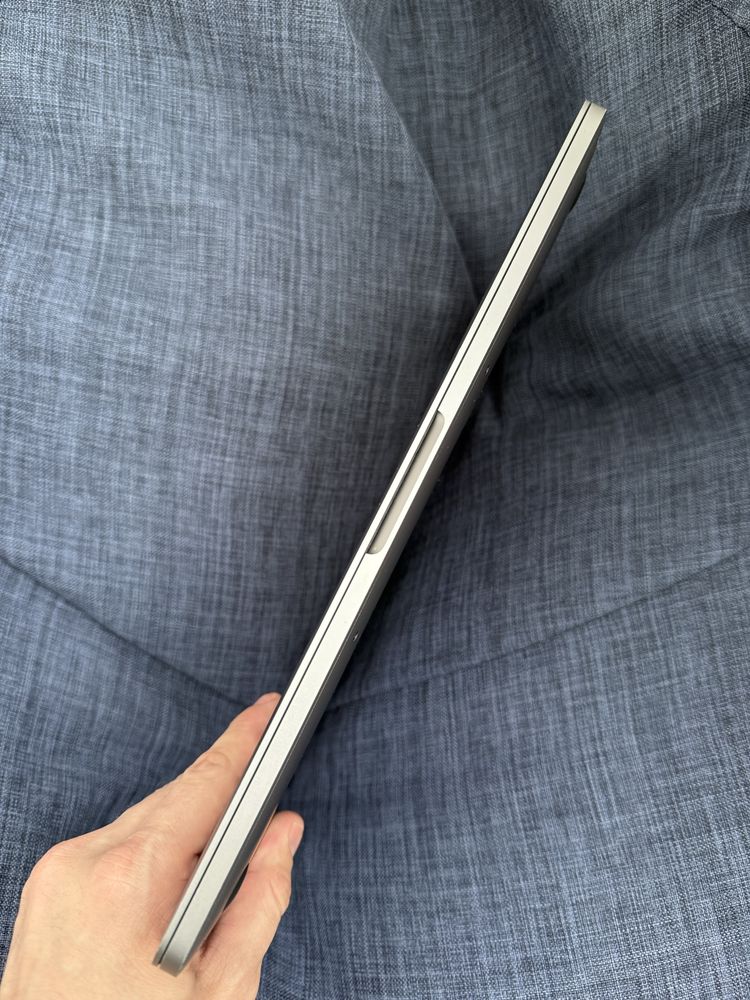Macbook pro 13 2019 i5 1.4-3.2/ 8GB / 128gb/ 90% АКБ / Touch Bar