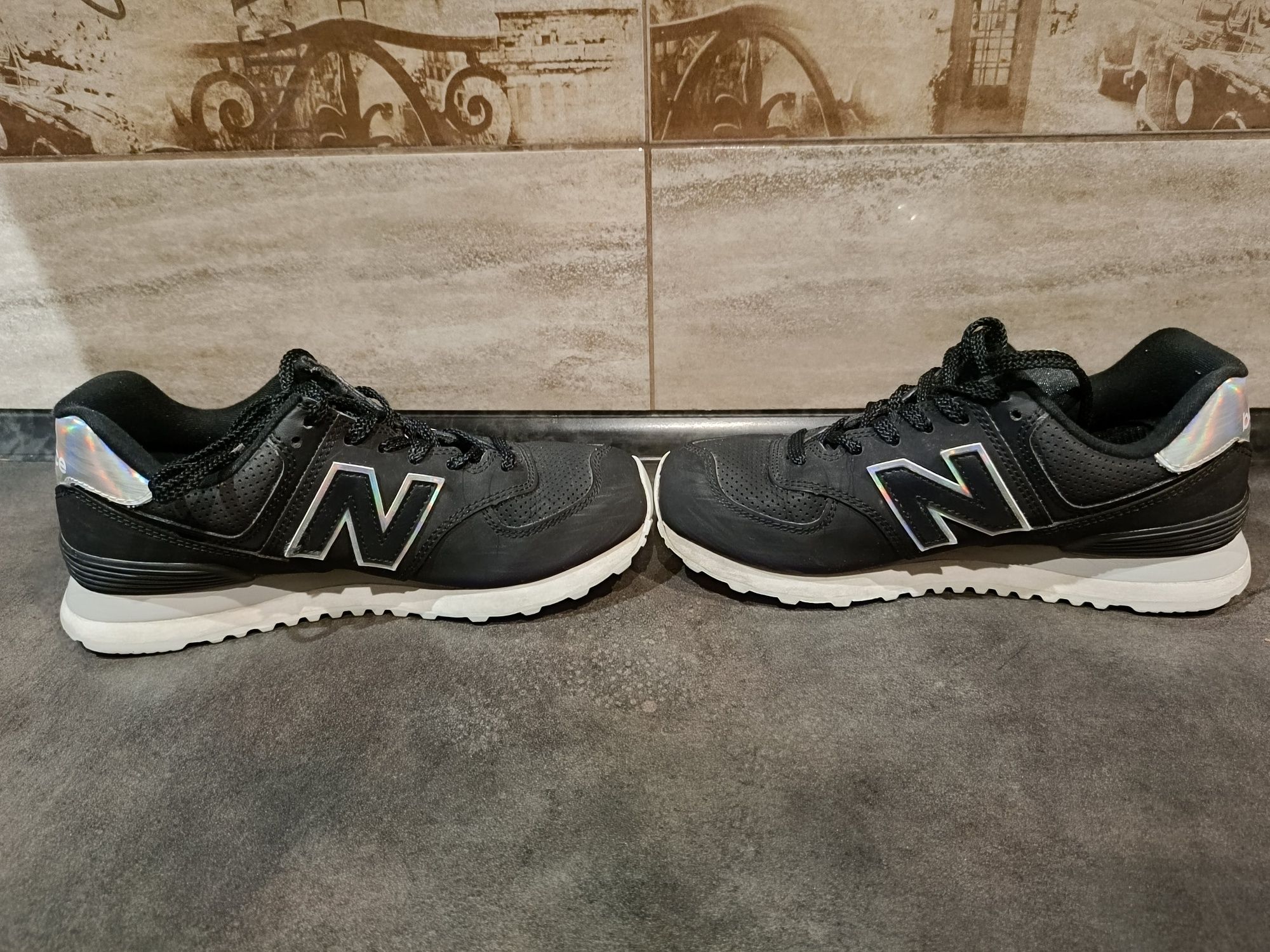 New Balance damskie czarne rozm 37,5