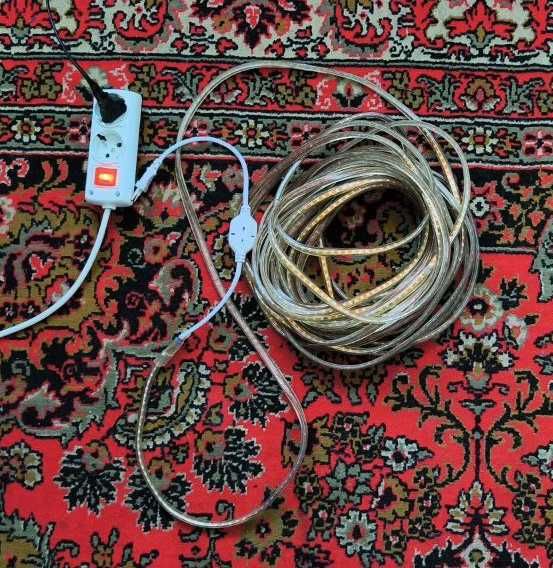 Світлодіодна стрічка на 220В довжиною 15м