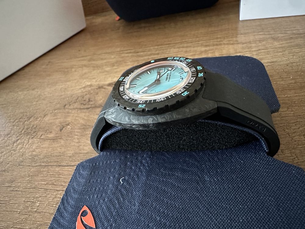Zegarek Doxa Sub 300 carbon
