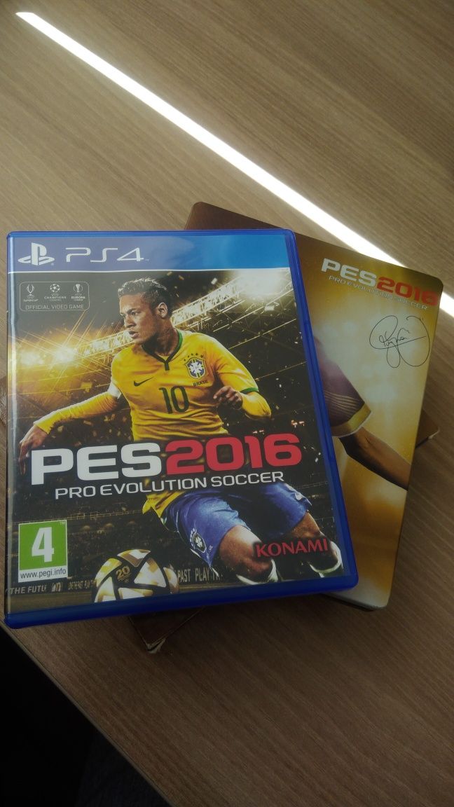 Conjunto de Jogos PES e FIFA para a PS4